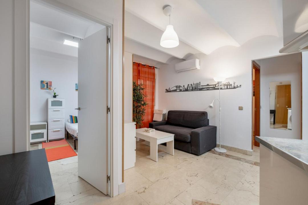 2 Bedroom 1 Bathroom Furnished - Sol - Cozy Vintage - Mintystay 马德里 外观 照片