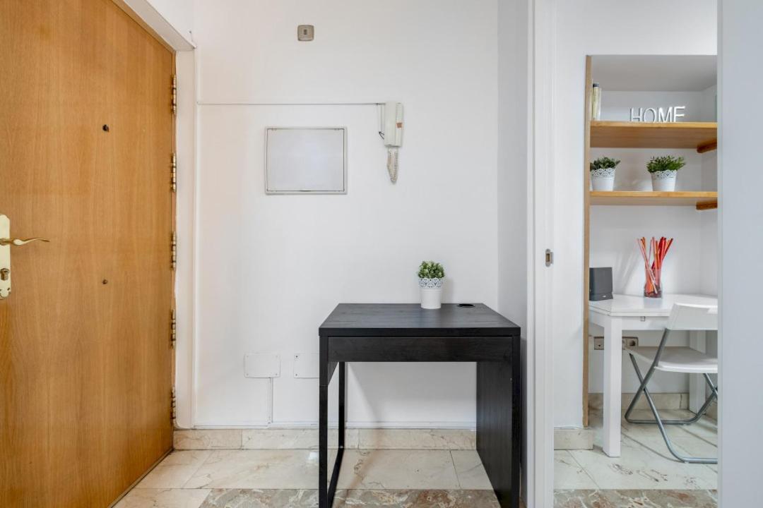 2 Bedroom 1 Bathroom Furnished - Sol - Cozy Vintage - Mintystay 马德里 外观 照片
