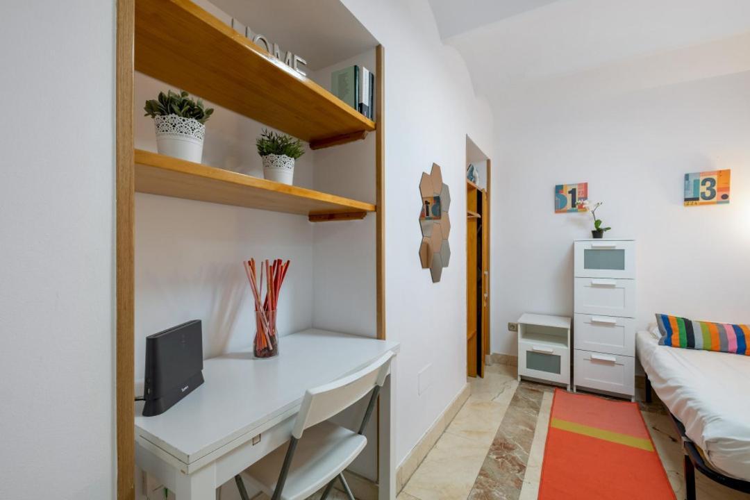 2 Bedroom 1 Bathroom Furnished - Sol - Cozy Vintage - Mintystay 马德里 外观 照片